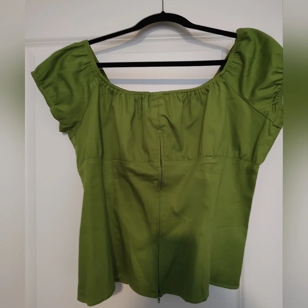 Pinup Girl Peasant Top - Picture 3 of 4